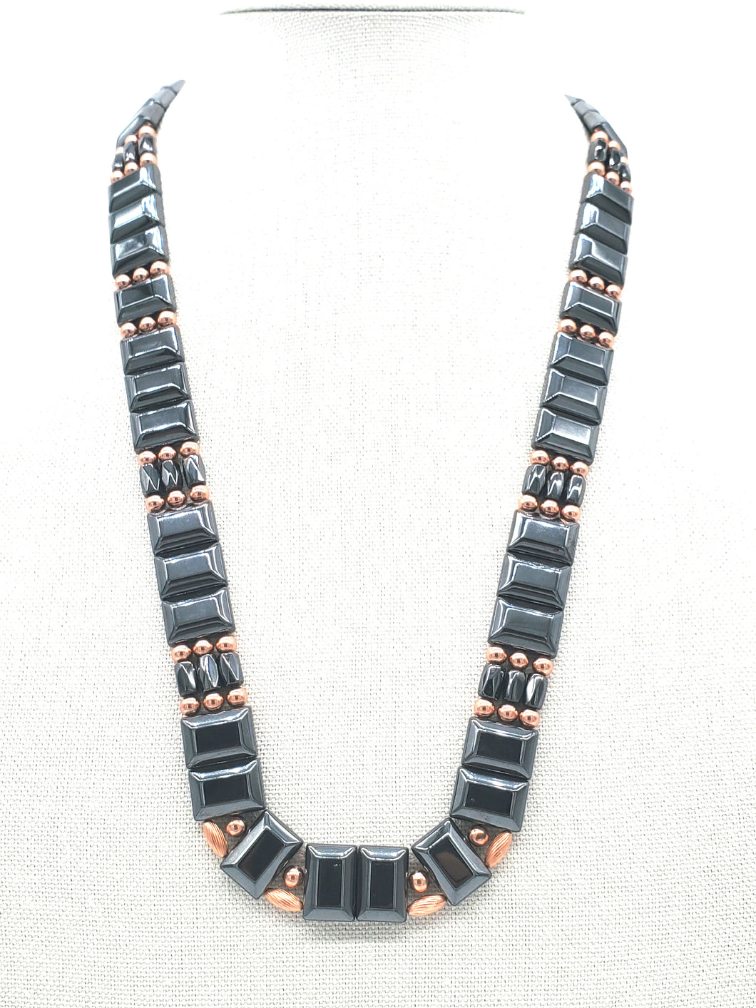 MAGNETIC COPPER PHAROES NECKLACE